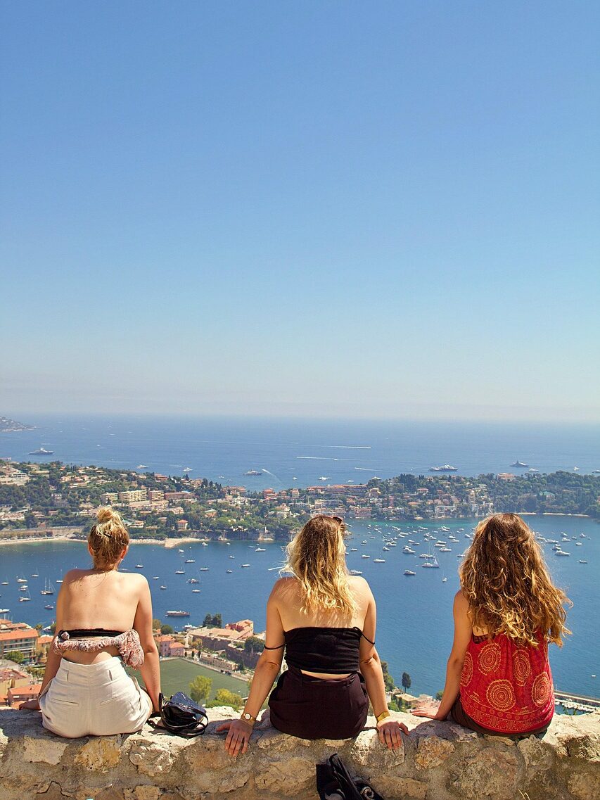 women, coast, outlook, view, sea, girls, friends, girlfriends, old town, back view, summer, nice, france, building, mediterranean, city, south france, nature, historical, romantic, distant view-4549266.jpg